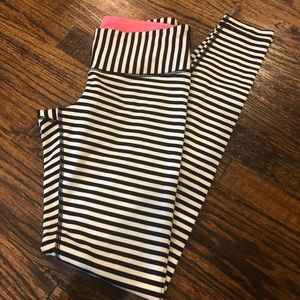 Lululemon wunder under luon pants size 6